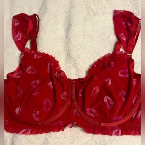 Torrid Lips Bra kiss NEW